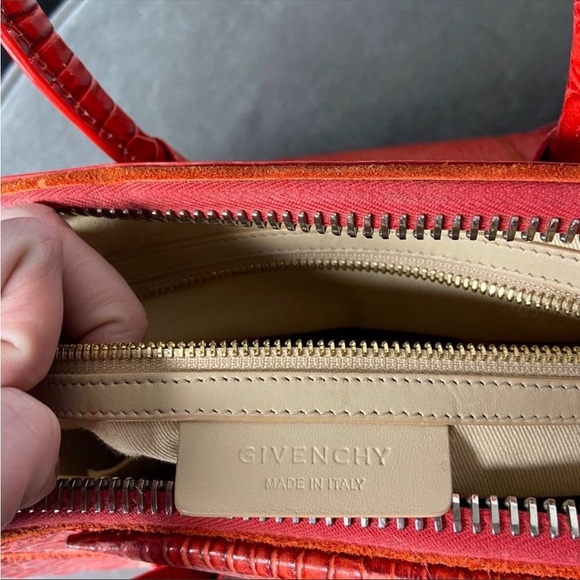 Givenchy Antigona Red Crocodile Embossed Leather Bag Medium - Picture 16 of 16